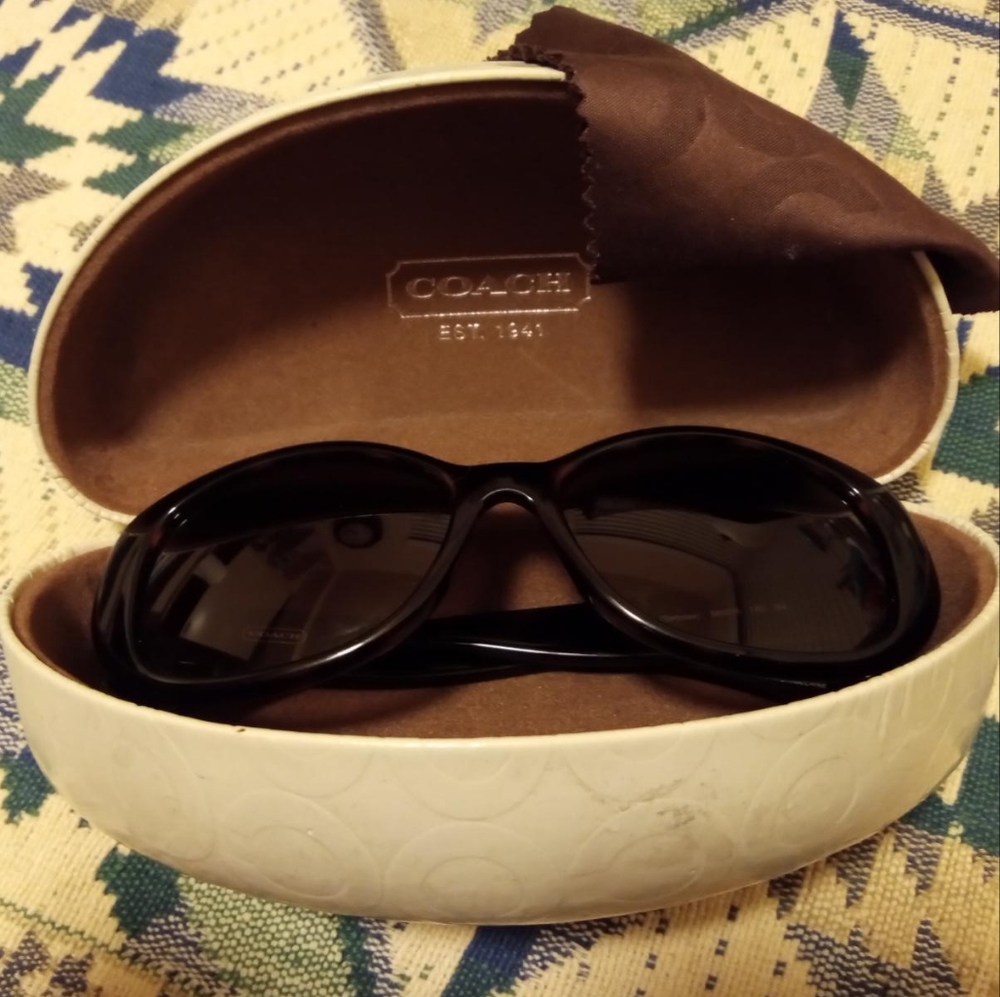 Coach sunglasses - Picture 3 of 9